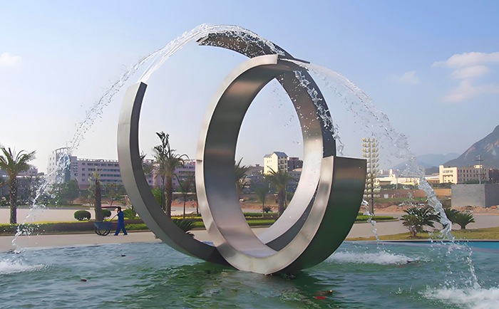靈動(dòng)水韻，不銹鋼噴泉雕塑的夢(mèng)幻交響
