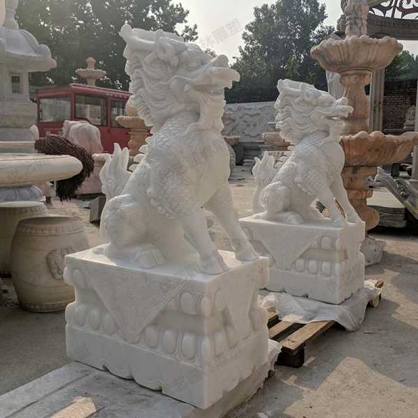 什么是傳統(tǒng)景觀中的藝術(shù)雕塑呢？