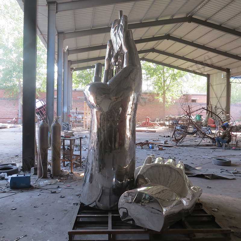 水滴主題不銹鋼雕塑，雙手不銹鋼雕塑，手托水滴景觀雕塑